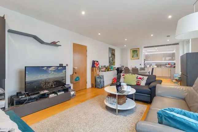 Flat to rent in Holland Park Avenue, London W11