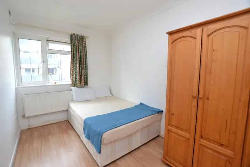 6 Bedroom House to Rent Near Whitechapel Tube
