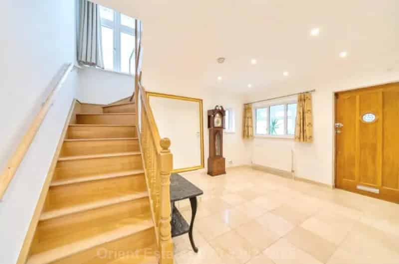 6 Bedroom Detached House to Rent