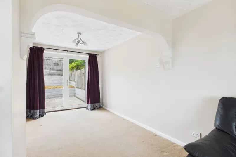 3 Bedroom Semi Detached House to Rent Portishead