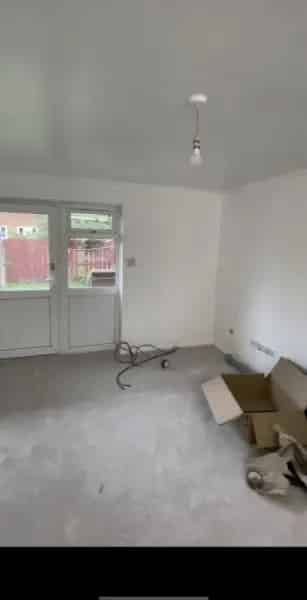Clean Home 35 min Walk to City Center Near School and Shops