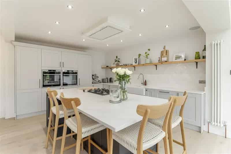 4 Bedroom Semi-Detached House to Rent