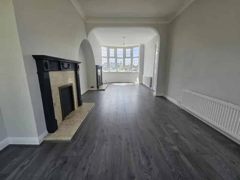 3 Bedroom Semi-Detached House For Rent