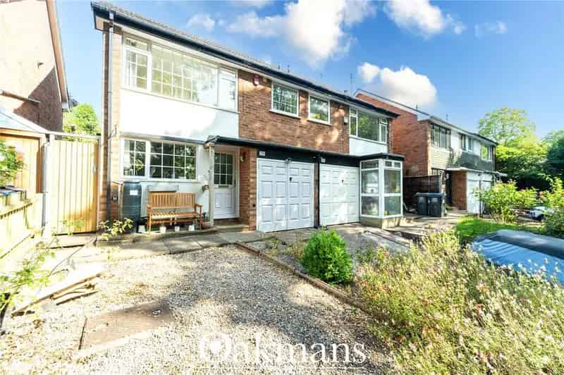 3 Bedroom Semi-Detached House for Sale in Birmingham