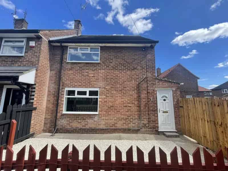 2 Bedroom House to Rent Near Primary School