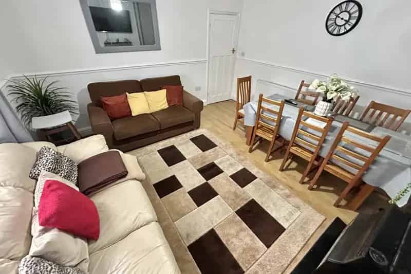 5-Bedroom Furnished House with Garden and Driveway Parking