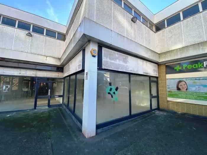 Retail Space For Lease: High Footfall Shopping Centre