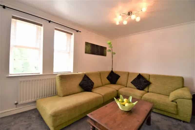 3 Bedroom Flat To Rent Available 30062025
