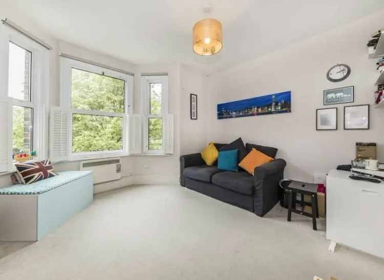 2 Bedroom Split Level Flat St Margarets