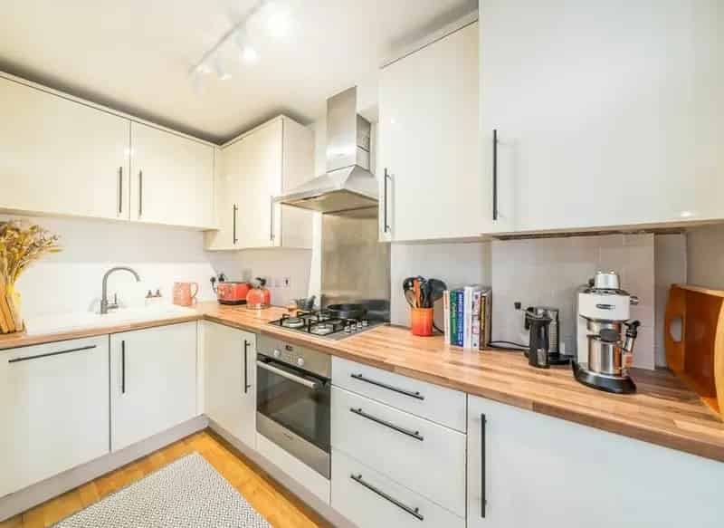 2-Bedroom Apartment near Putney Station South West London