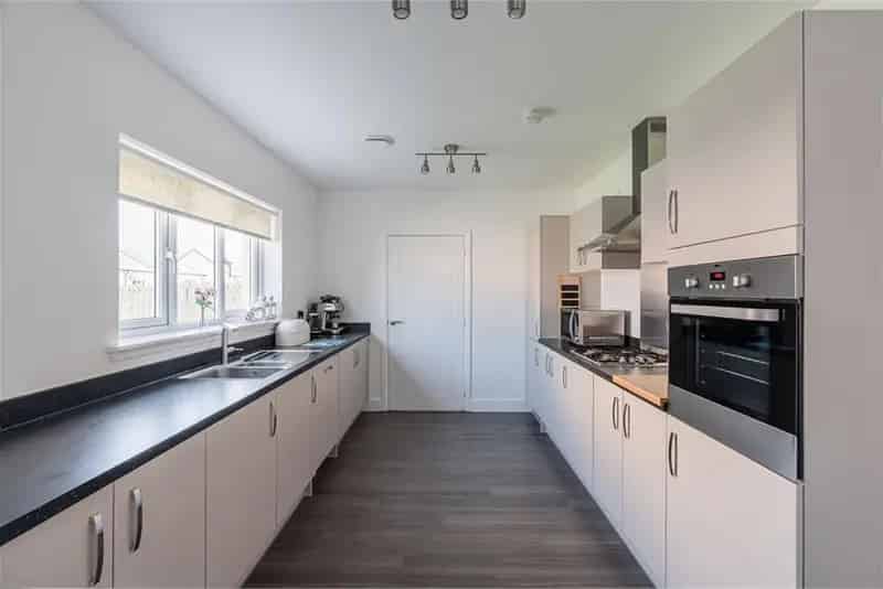 5 Bed Detached House with 2 Reception Rooms and EV Charger