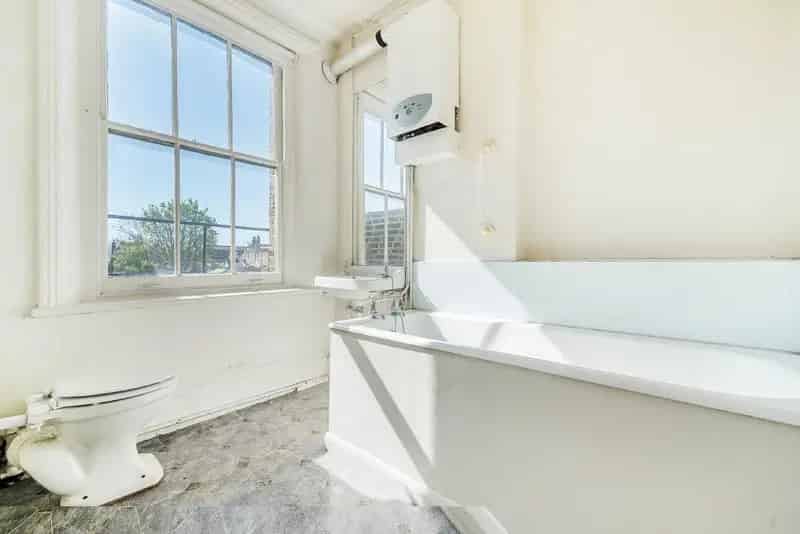 Kensington Gardens Square One-Bedroom Flat Garden Views