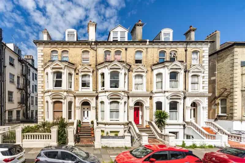 2 Bedroom Flat for Sale in Hove