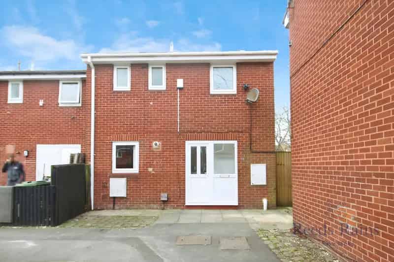 3 Bedroom End Terrace House for Sale Rothwell LS26