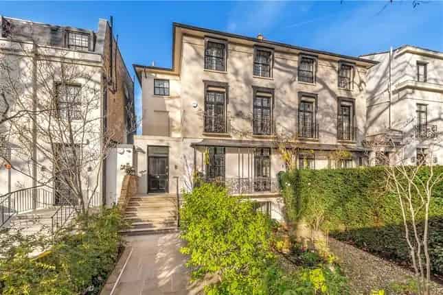 5 Bedroom Victorian House for Sale in Holland Park