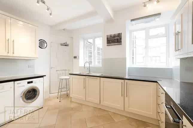 4 Bedroom Apartment Marylebone W1H - Luxurious Refurbished Mansion Block