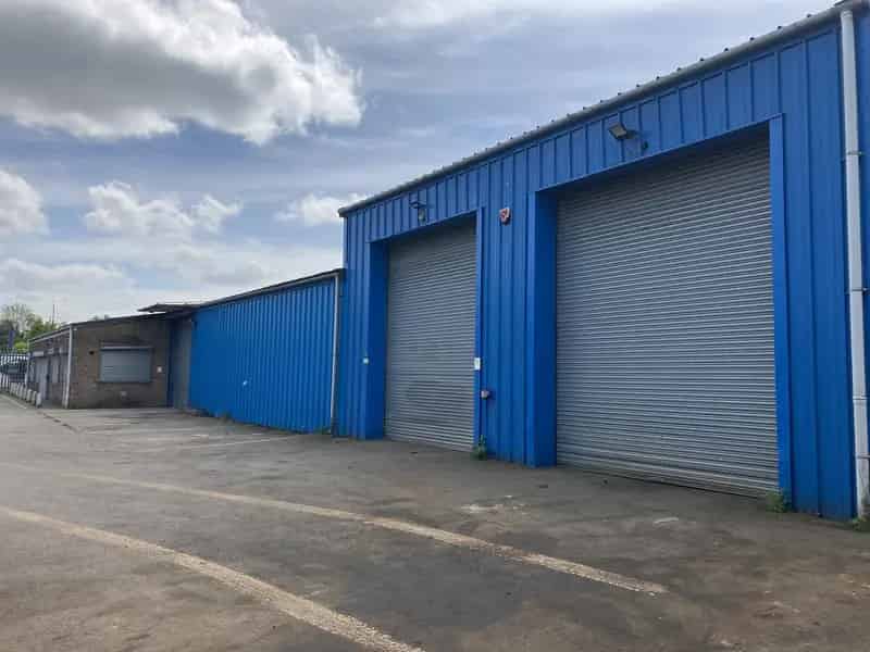 Industrial Warehouse To Let Near Junction 28 M1