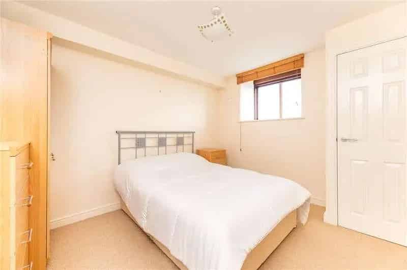 3 Bed Flat for Sale in Cullingworth Village