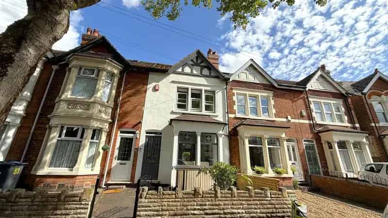 3 Bedroom Edwardian Terrace House For Sale