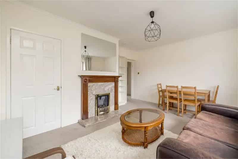 2 Bed Flat Second Floor 1 Reception Room Blackford Area
