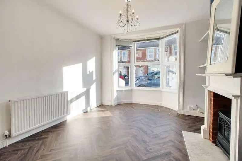 2 Bed House for Sale Near International Station