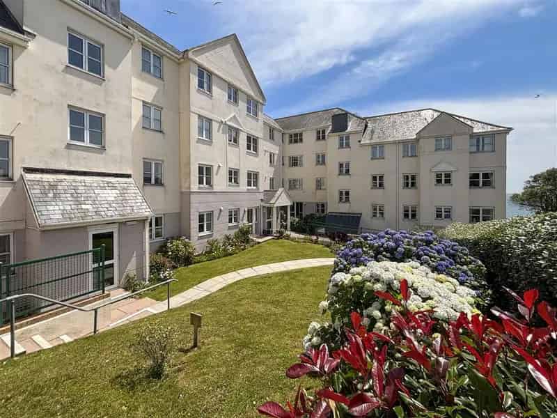 2 Bedroom Retirement Apartment for Sale in Falmouth