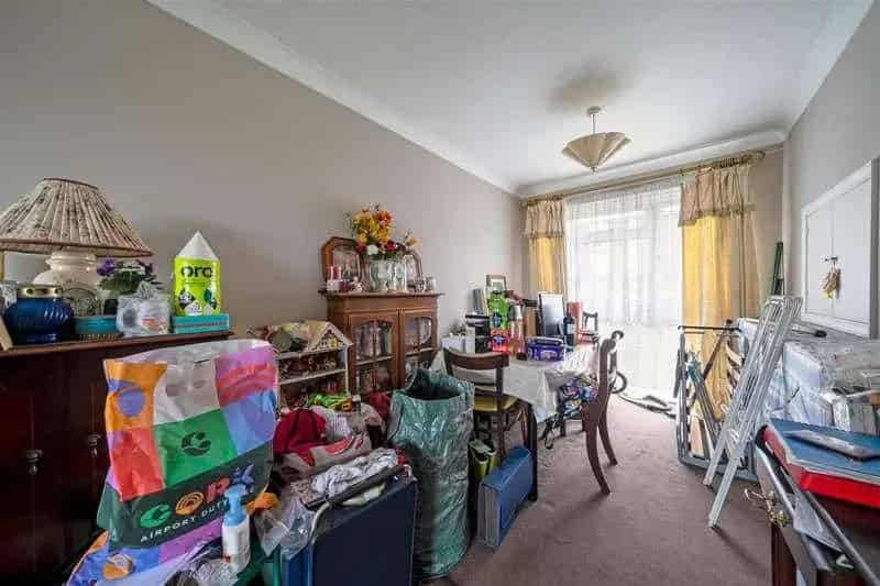 2 Bed Flat for Sale Town Centre Location