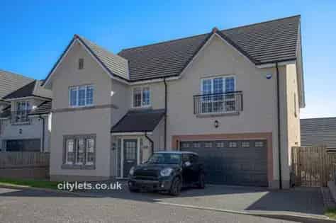 5 Bedroom Detached Villa 297m² Aberdeen