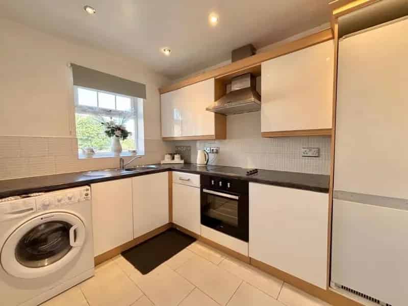 2 Bed Semi-Detached House for Sale