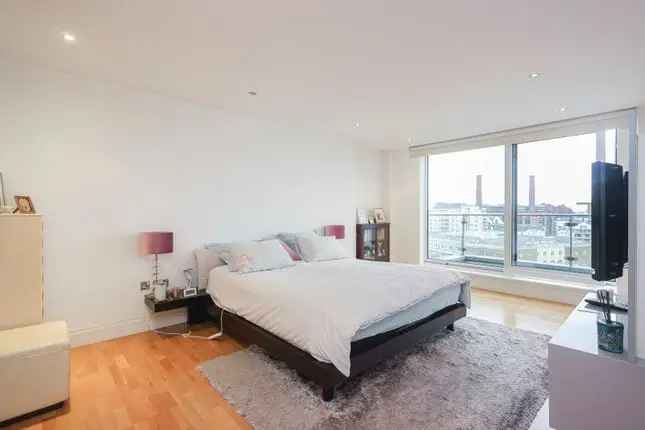 Flat for sale in The Boulevard, Imperial Wharf SW6