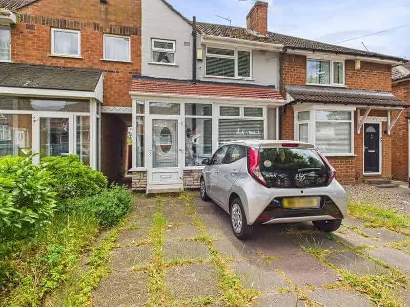 3 Bed House for Sale Cozy 2 Story Home Double Garage