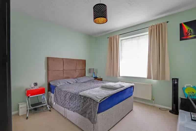 2 Bedroom Flat House to Rent