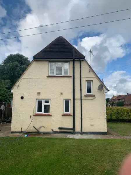 Lovely House with Large Garden Near Schools and Station