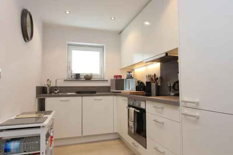 Ground Floor Apartment Kennet Island Reading Modern Kitchen Spacious Bedroom