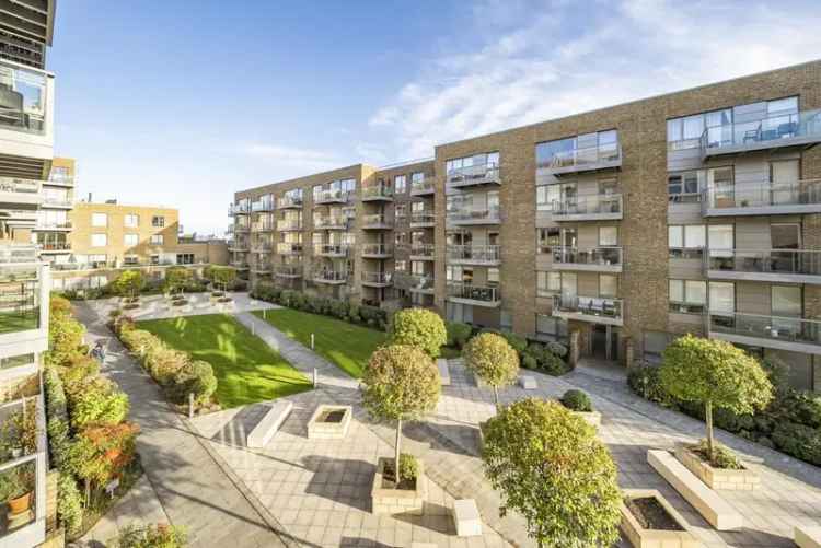 Smithfield Square 2 Bed 2 Bath Apartment with Terrace