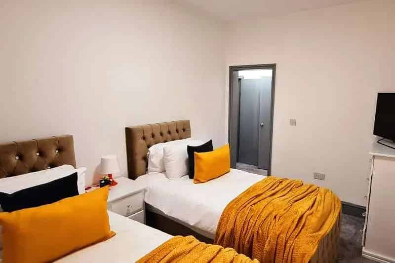 7 Bed House for Sale - Airbnb, HMO Potential, Investment Opportunity