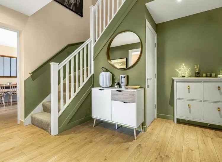 Maisonette For Sale in Epping Forest, England