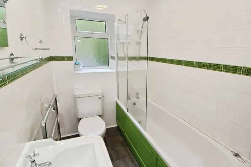 2 Bedroom Mid Terrace House to Rent Glossop Derbyshire