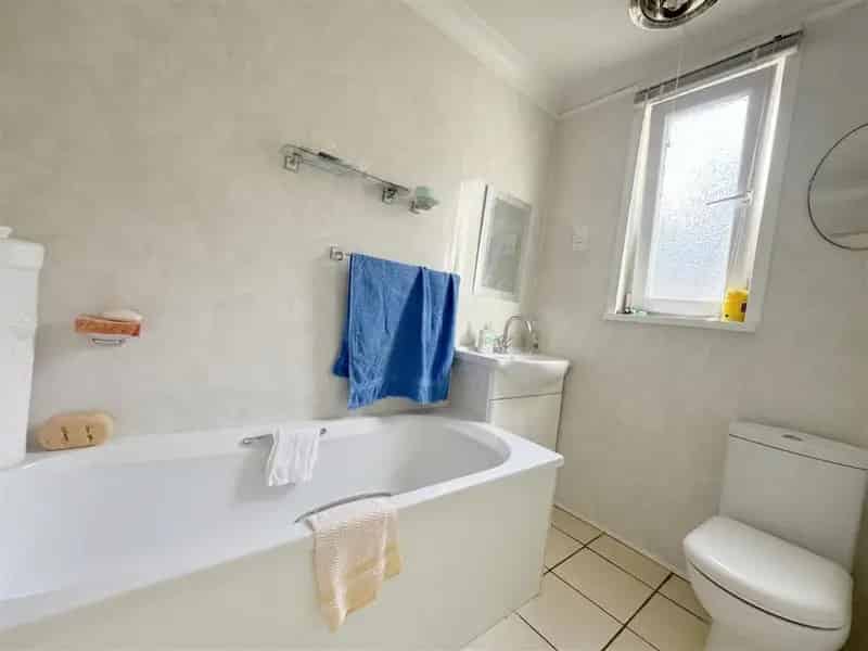 4 Bed Property For Sale