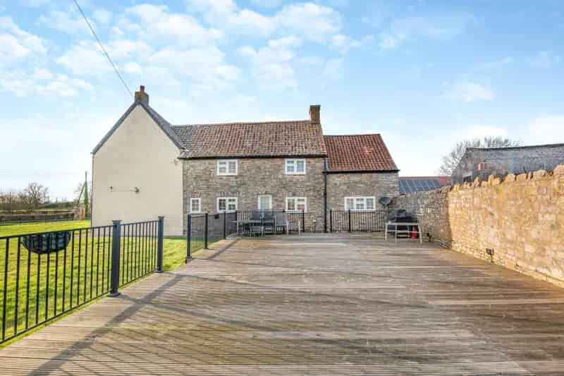 6 Bedroom Farmhouse with Annexe Near Bristol