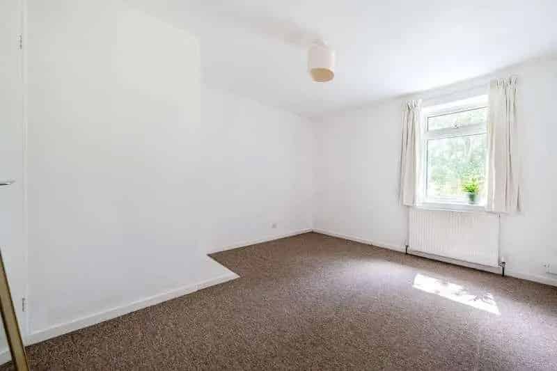 2 Bed House for Sale in Witney - Open Plan Living & Garage