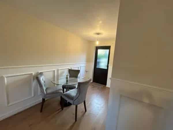 Newly Decorated House Near Highstreet with New Kitchen and Flooring