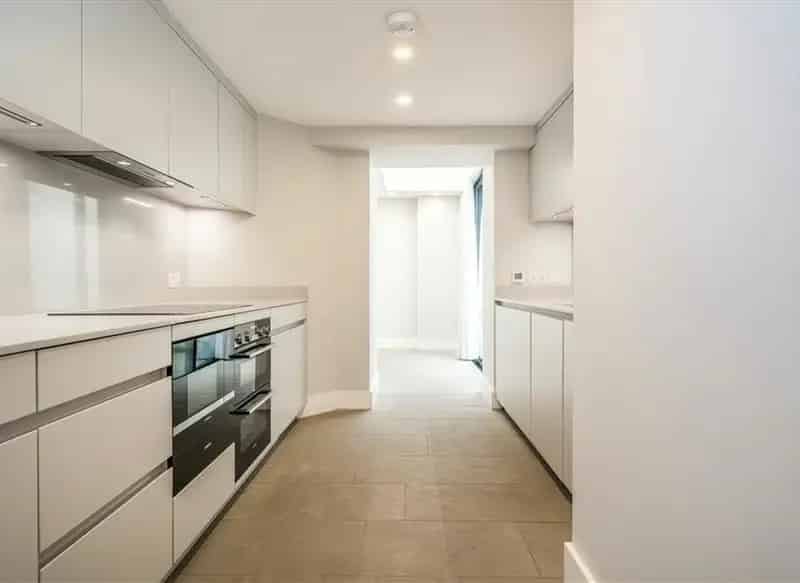 Modern 5-Floor Family Home near Hyde Park