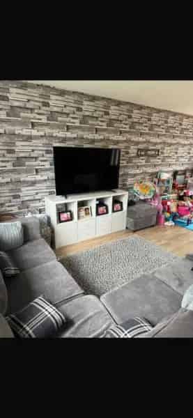 Large 3 Bedroom House Near Coventry Train Station and Schools