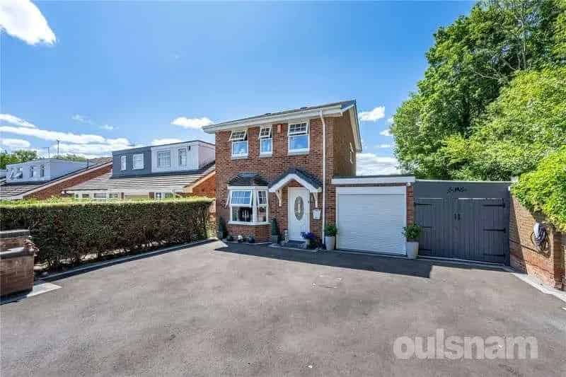 3 Bed House for Sale in Redditch