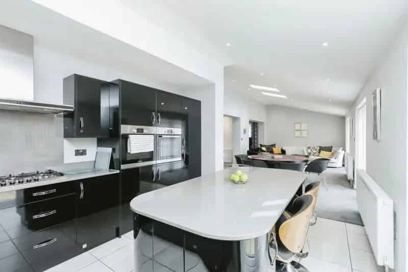 Spacious 5-Bedroom 1930s Detached Family Home