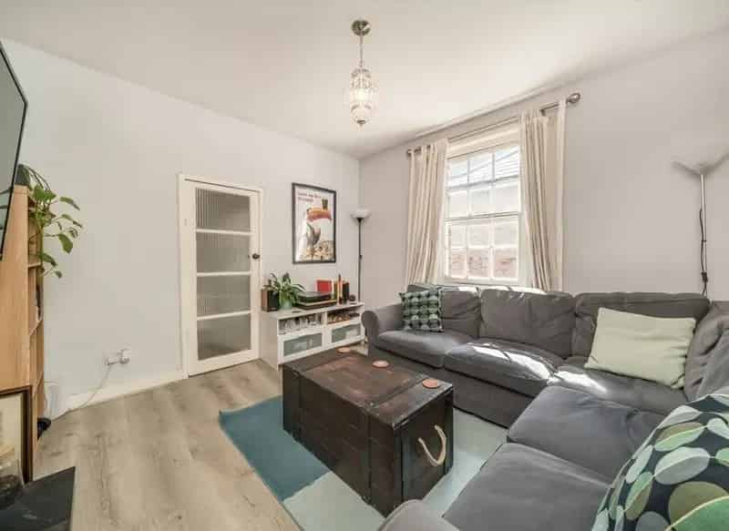 House For Sale , Portsmouth Road, London, England