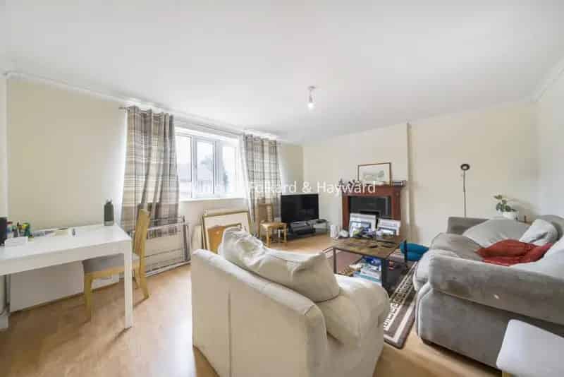 2 Double Bedroom Flat near Tooting Broadway Tube