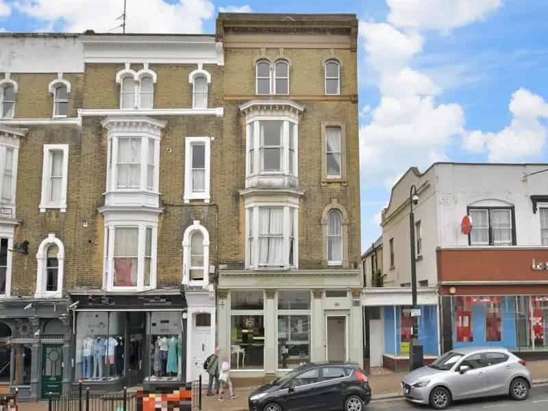 2 Bedroom Flat to Rent Ryde Town Centre Sea Views