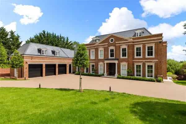 Luxury Ascot Home with Cinema, Annexe & Smart Features